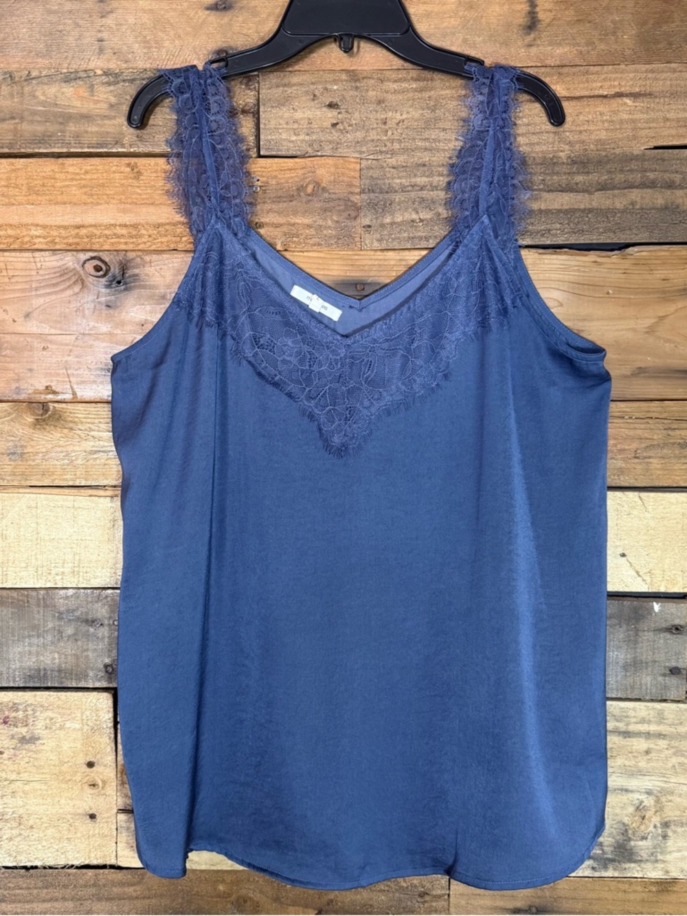 Maurice’s women's Lace Trim Tank top‎ V neck blue size Large